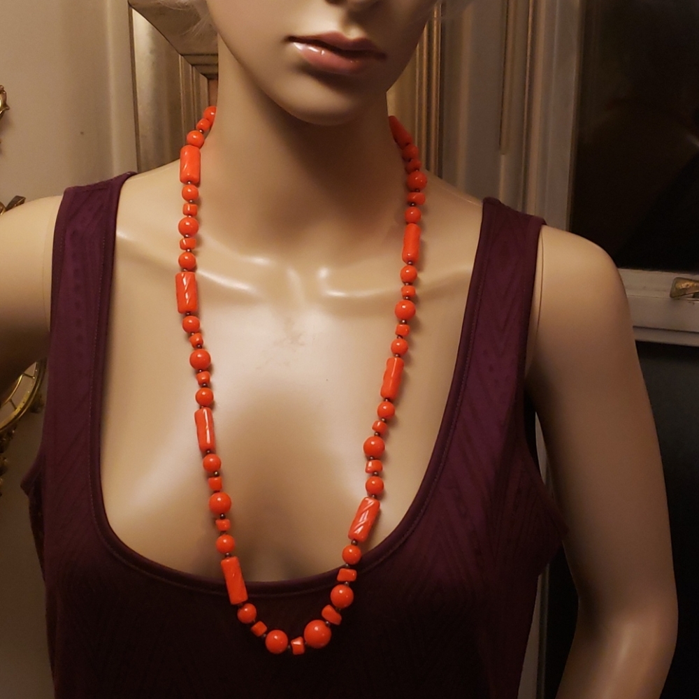 Vintages 30"  orange red french bakelite necklace